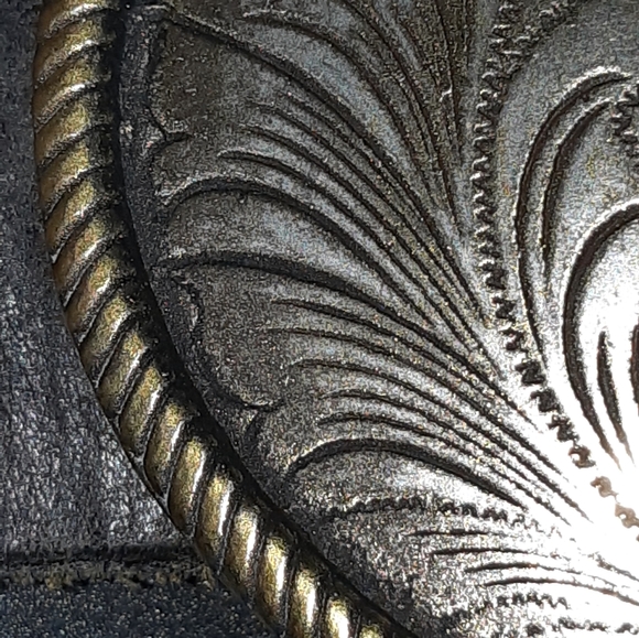 OLD NAVY 32" Leather Belt with Buckle - Picture 6 of 6